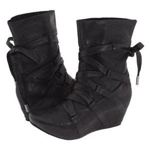 Tsubo Sidon Lace-Up Wedge Boots - Black - 9